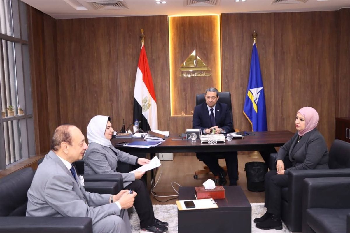 محافظ دمياط يستقبل الدكتورة سوزان الغرباوي، نائب رئيس المعهد القومي لعلوم البحار