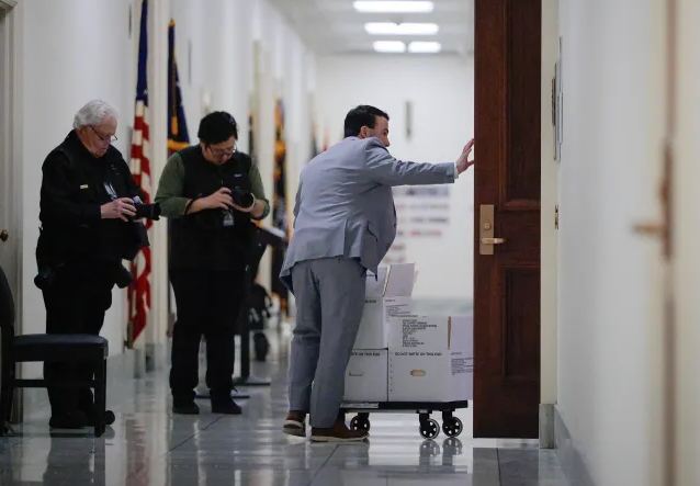 تشكيك فى &nbsp;نتائح تشريح جثة جيفري إبستين، فيتو