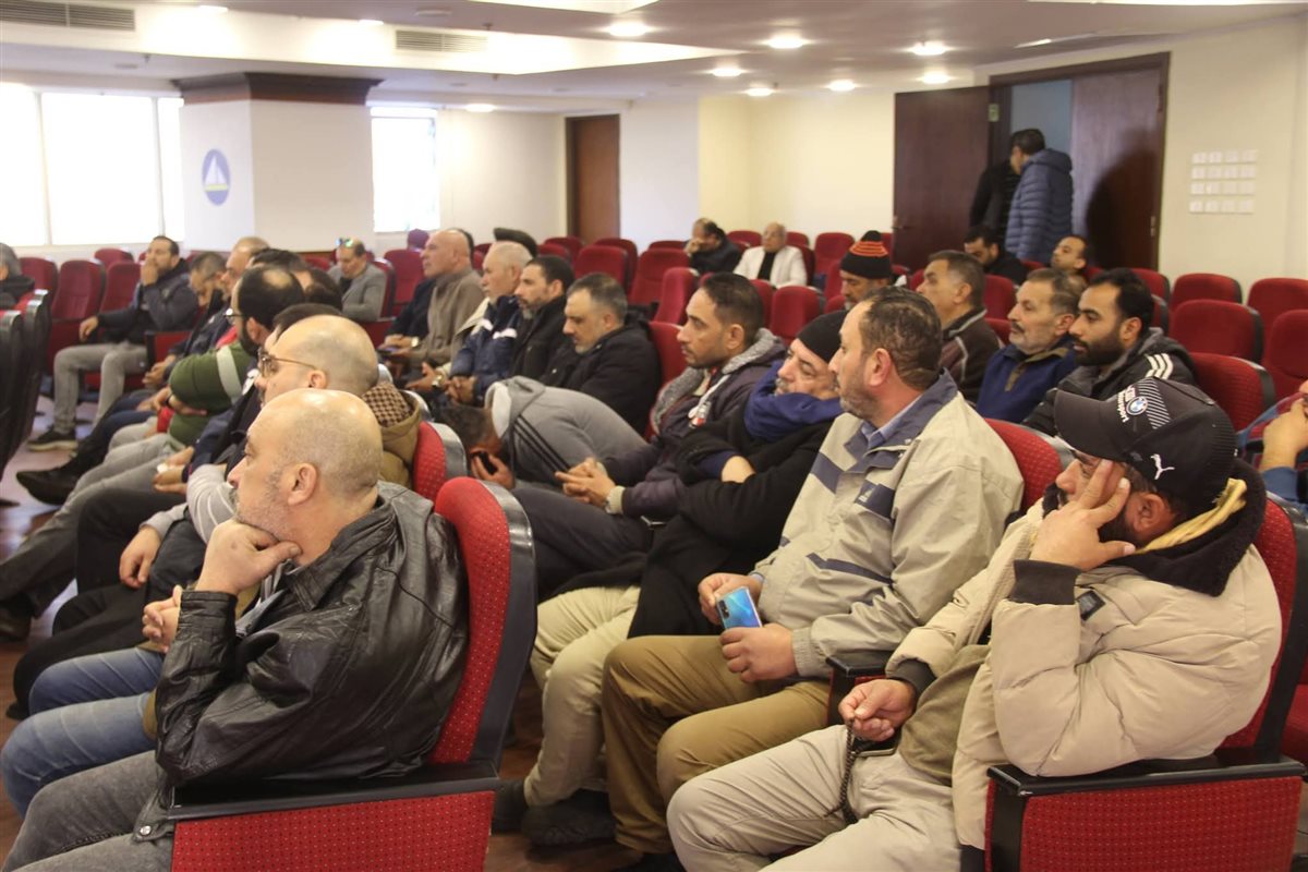 اجتماع مجلس ادارة الغرفة التجارية بتجار الاسماك بالتنسيق مع الجهات المعنية&nbsp;