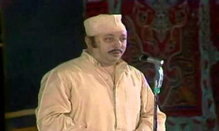 شفيق جلال بالعمامة والجلابية&nbsp;