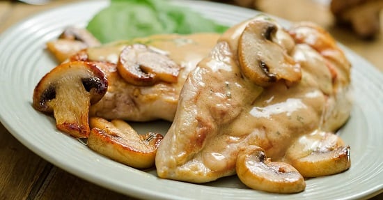 طريقة عمل بيكاتا الدجاج بالمشروم&nbsp;