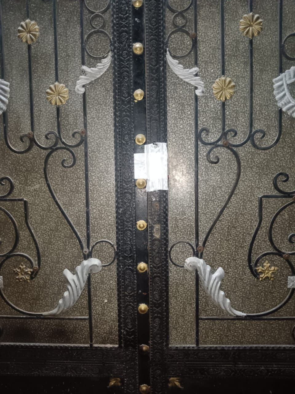 تشميع المركز واتخاذ الاجراءات القانونية-- فيتو&nbsp;