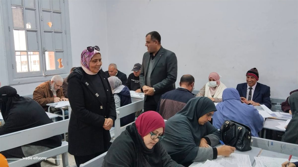 مدير تعليم دمياط يتابع أعمال تصحيح الشهادة الإعدادية ويؤكد الالتزام بالدقة والشفافية