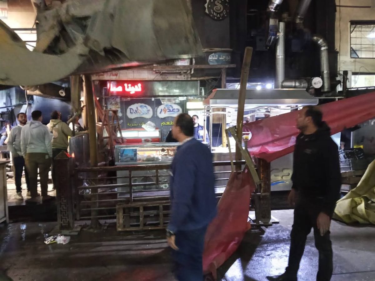 حملة مفاجئة تعيد الانضباط لشارع دمياط