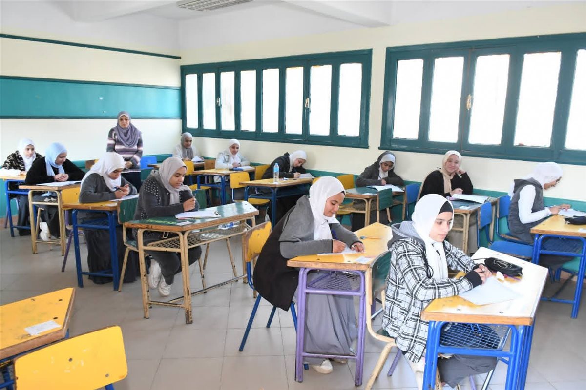 محافظ الفيوم يتابع الامتحانات