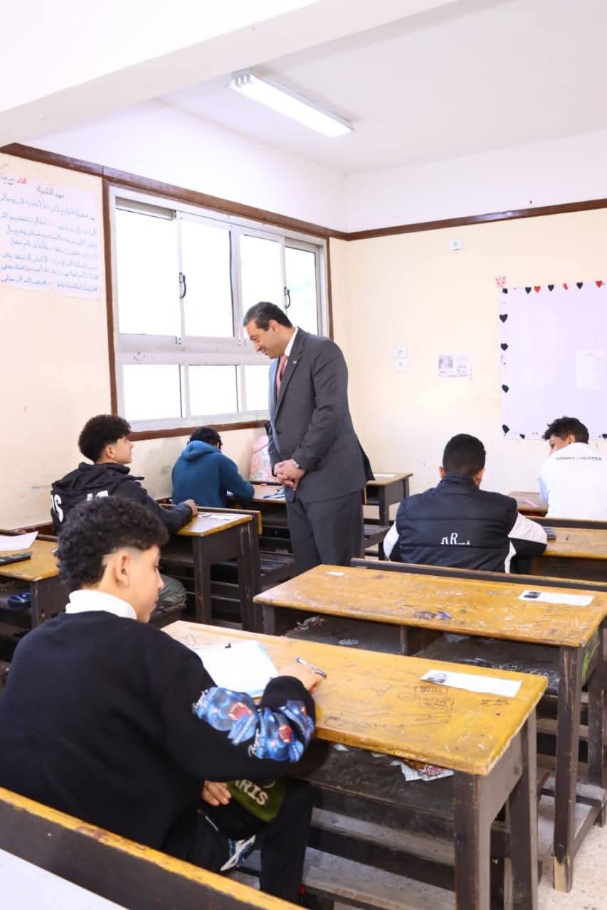 &nbsp;محافظ دمياط يتفقد لجان الإعدادية&nbsp;