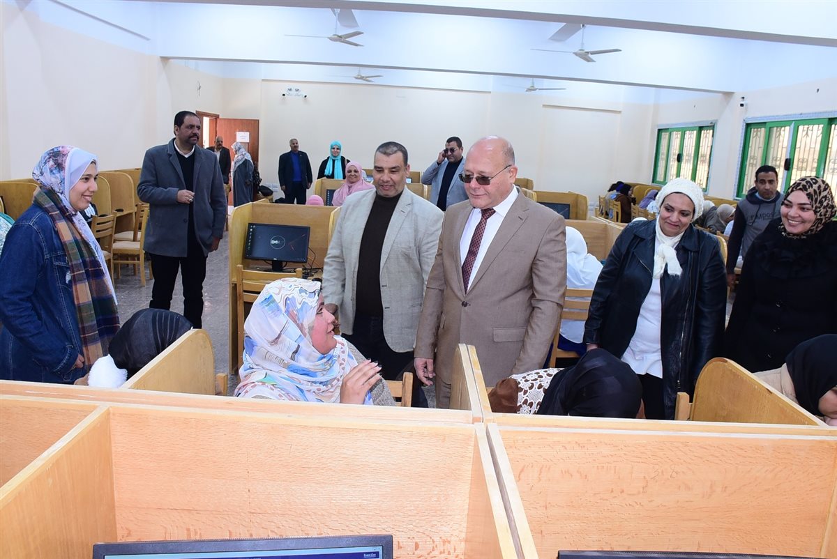 امتحانات كلية التمريض داخل مركز الاختبارات الإلكترونية