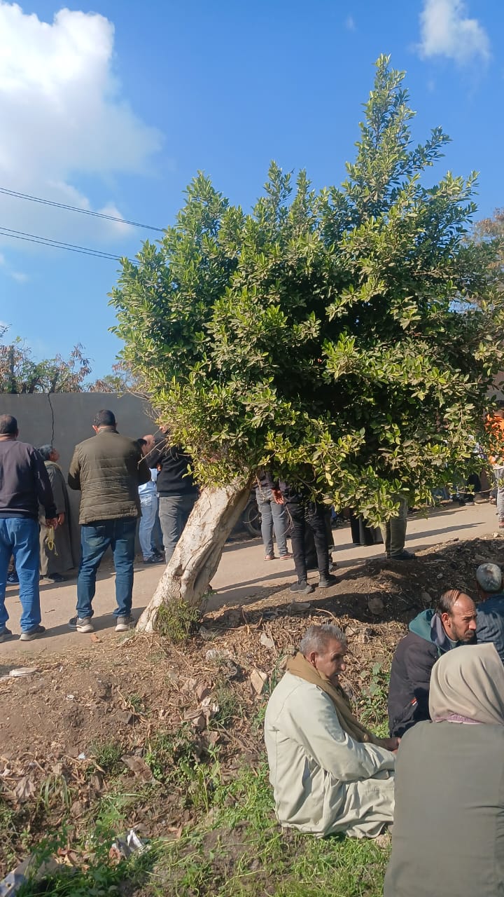 لحظة دفن ضحايا تسريب الغاز ببنها، فيتو