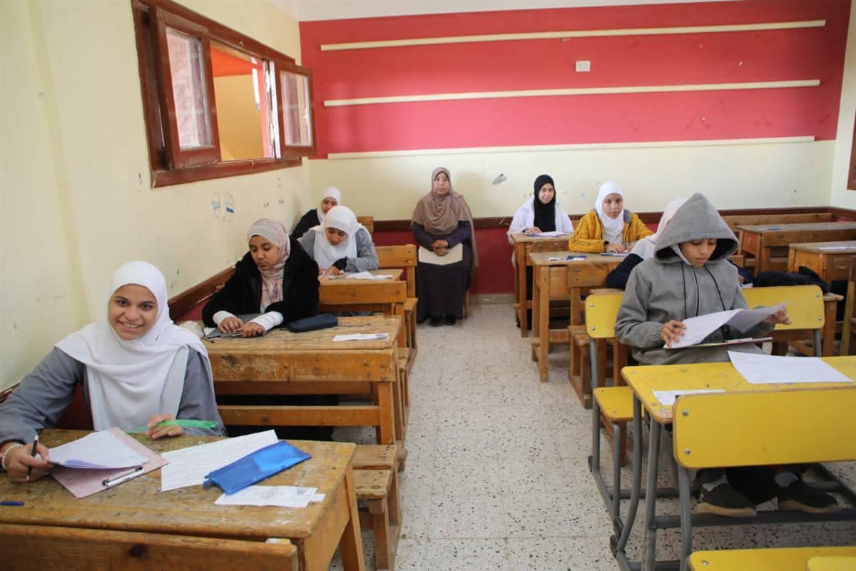 محافظ الوادي الجديد يتابع سير امتحانات الشهادة الإعدادية الأزهرية