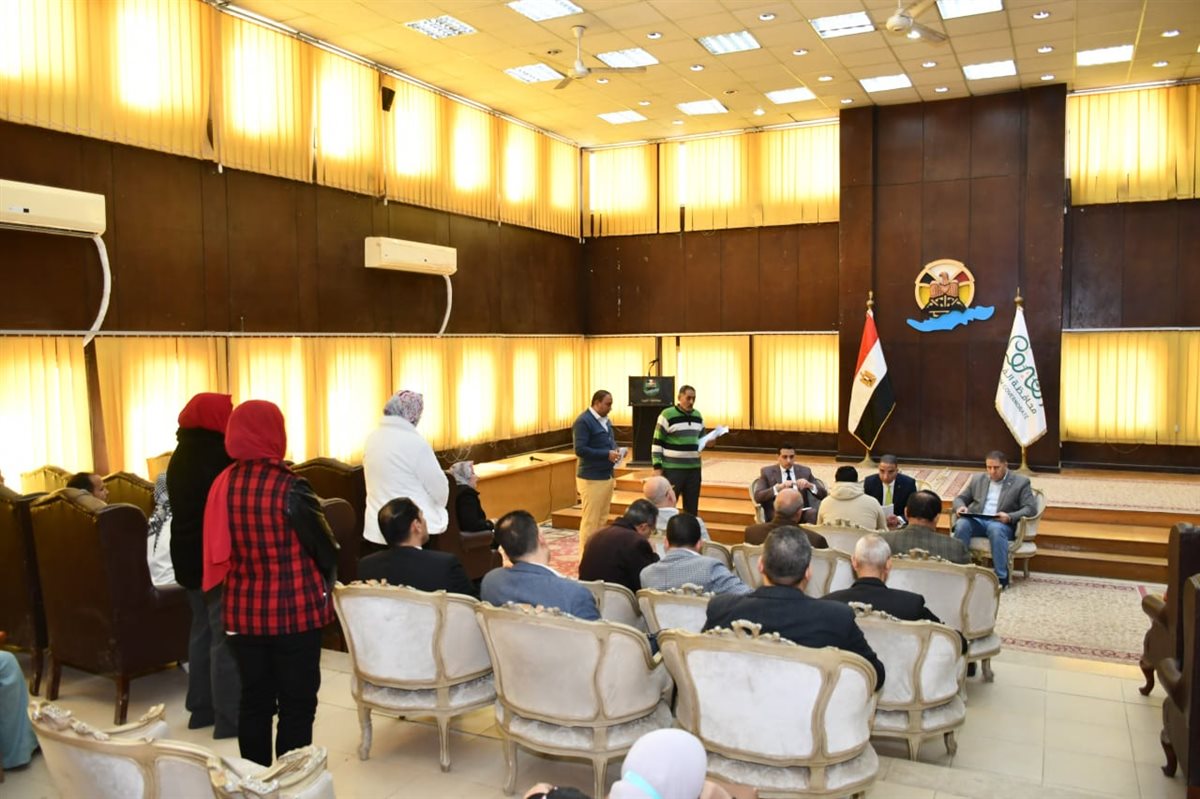 محافظ الفيوم يوجه بتوفير الحماية الاجتماعية للأسر الأولي بالرعاية&nbsp;