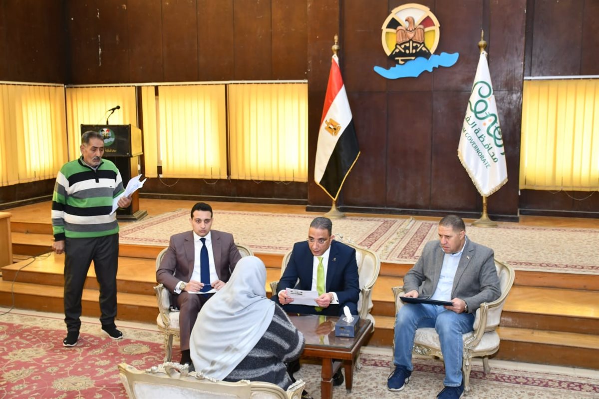 محافظ الفيوم يوجه بتوفير الحماية الاجتماعية للأسر الأولي بالرعاية&nbsp;