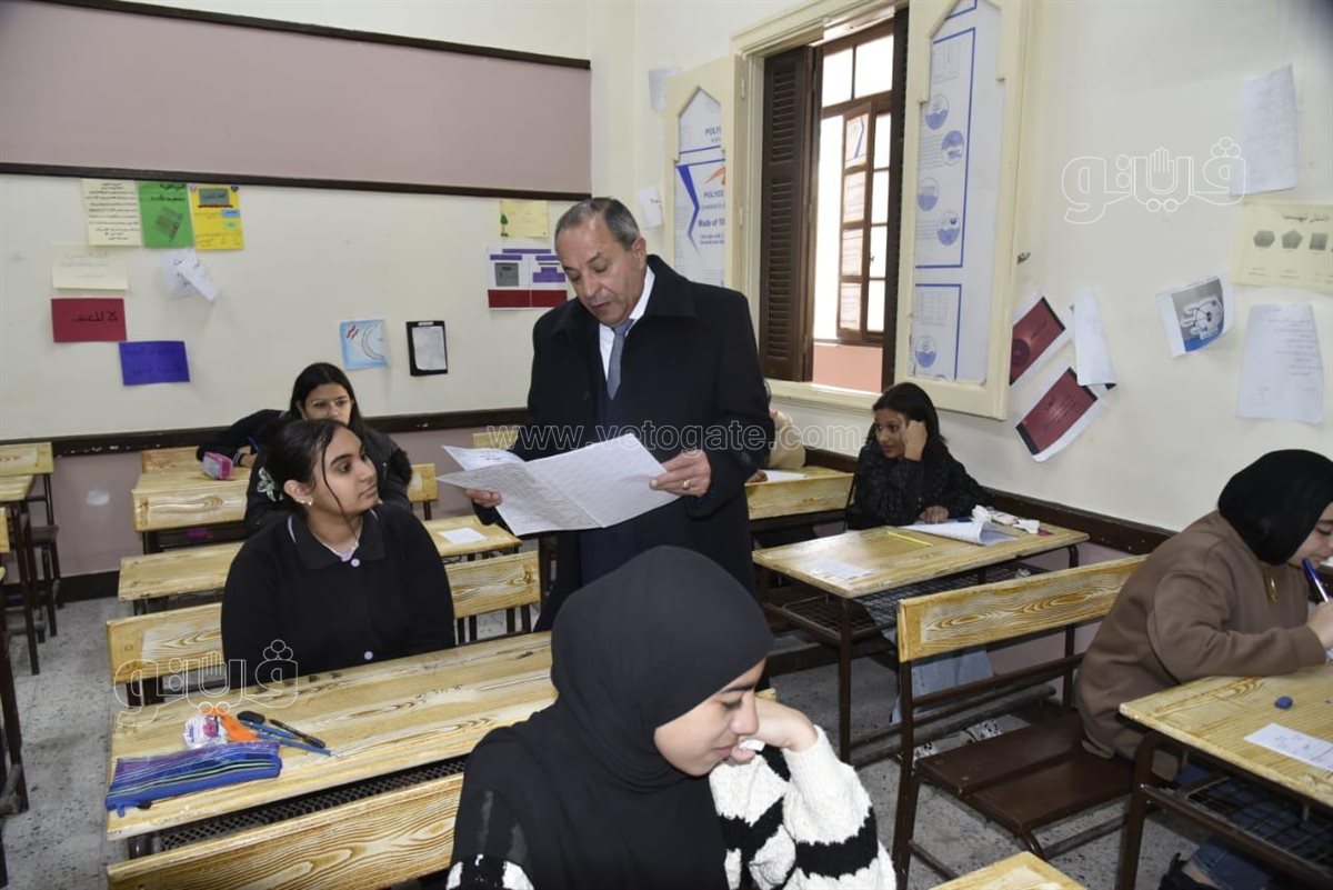 محافظ بورسعيد يتفقد سير امتحانات الإعدادية، ڤيتو