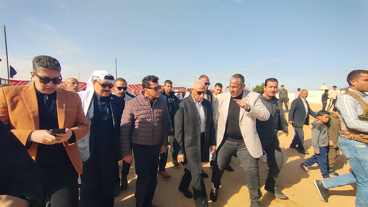 &nbsp;وزير الرياضة ومحافظ شمال سيناء يفتتحان مركز شباب الشيخ زويد