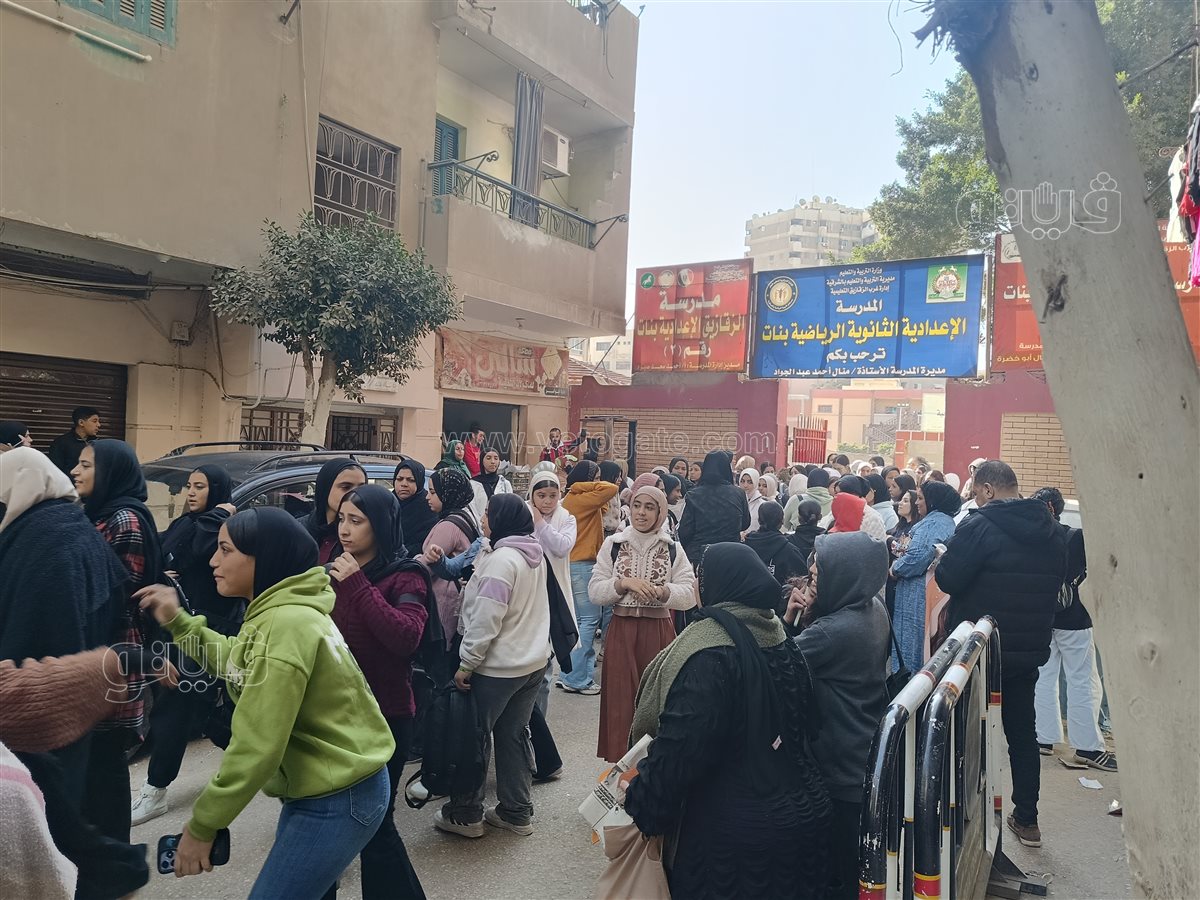 طلاب الشهادة الإعدادية بالشرقية يبكون أمام جزيئات العلوم الصعبة،فيتو