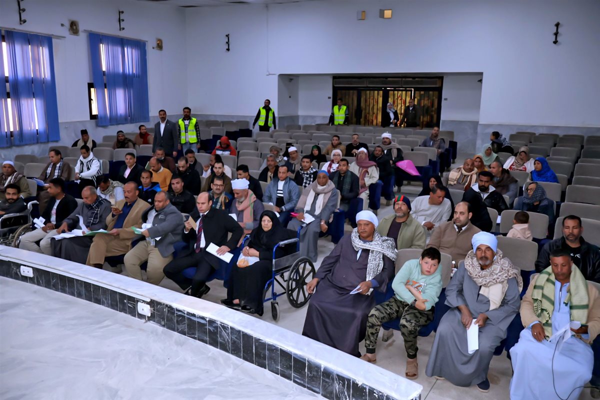 محافظ سوهاج يعقد اللقاء الجماهيري الأسبوعي