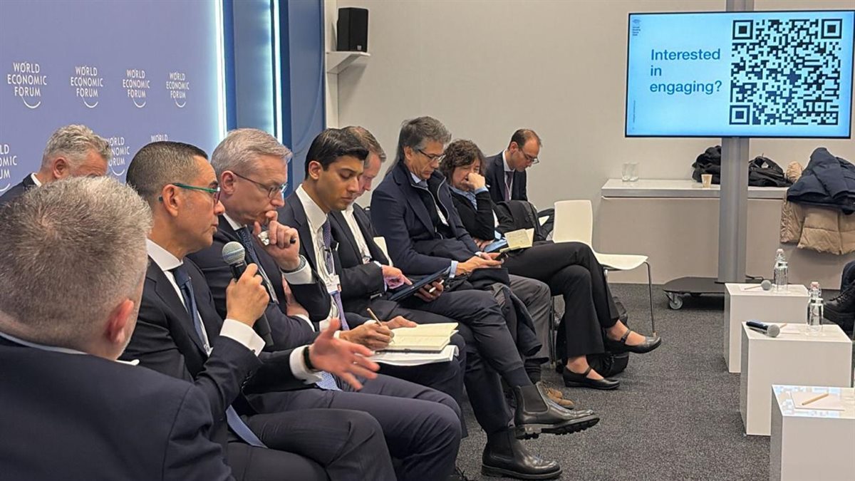 جلسة نقاشية تحت عنوان 