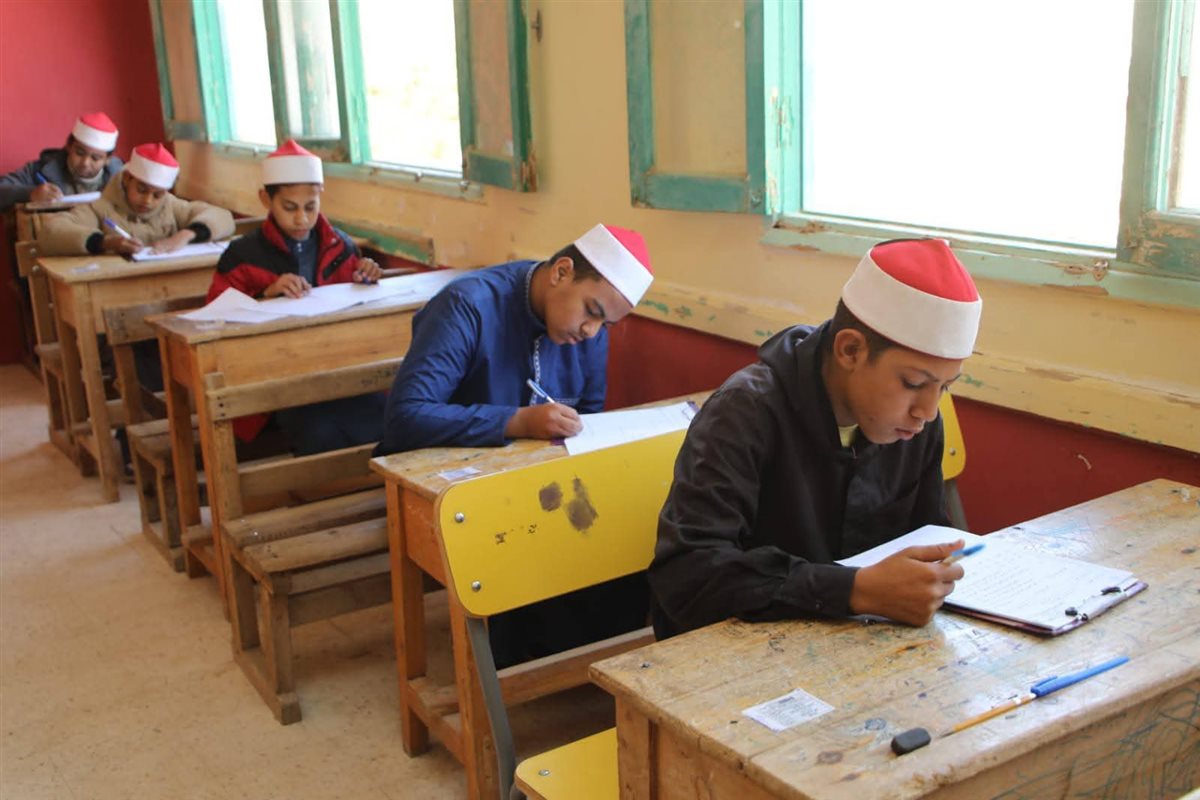 محافظ الوادى الجديد يتفقد لجان امتحانات الشهادة الإعدادية