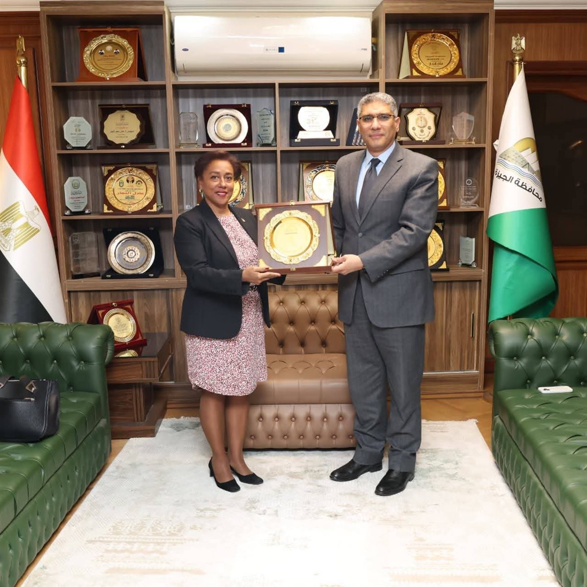 محافظ الجيزة يبحث مع سفيرة الدومينيكان