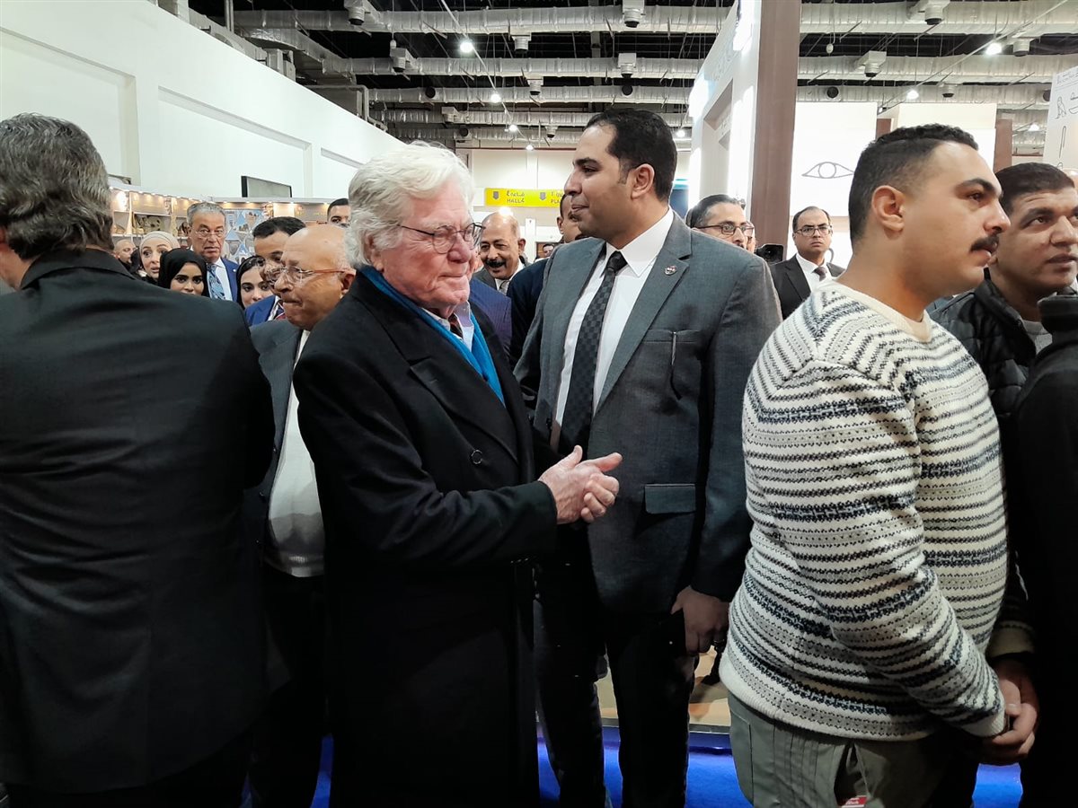 الفنان حسين فهمي في افتتاح معرض الكتاب&nbsp;