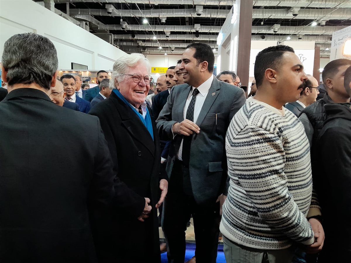 الفنان حسين فهمي في افتتاح معرض الكتاب&nbsp;