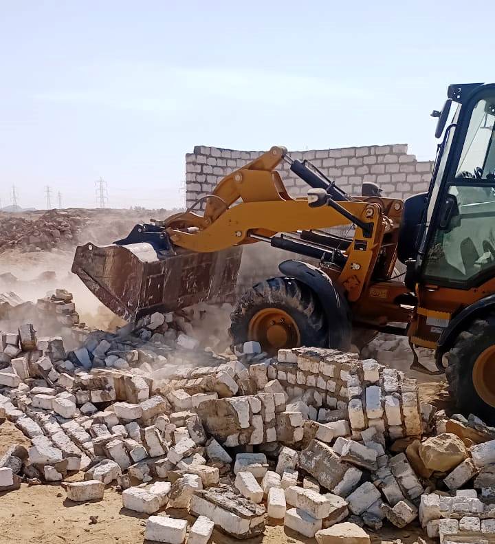 إزالة 22 حالة تعدٍ بمدن دراو والبصيلية وأسوان