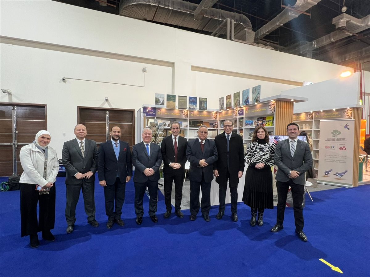 وزيرا الثقافة والتعليم العالى يتفقدان جناح مكتبة الإسكندرية فى معرض القاهرة للكتاب