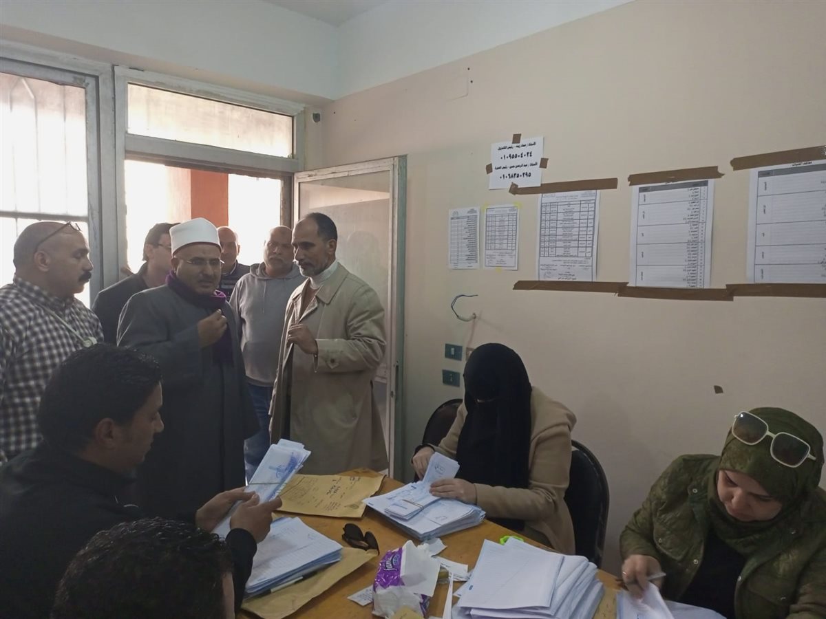 جانب من سير العمل بالكنترول، فيتو