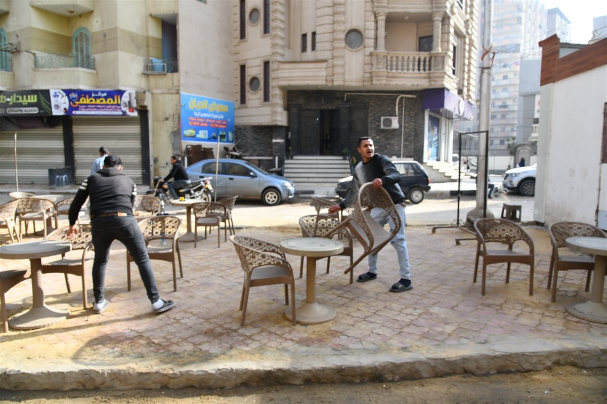 محافظ الفيوم يتفقد سوق الحادقة للخضر والفاكهة