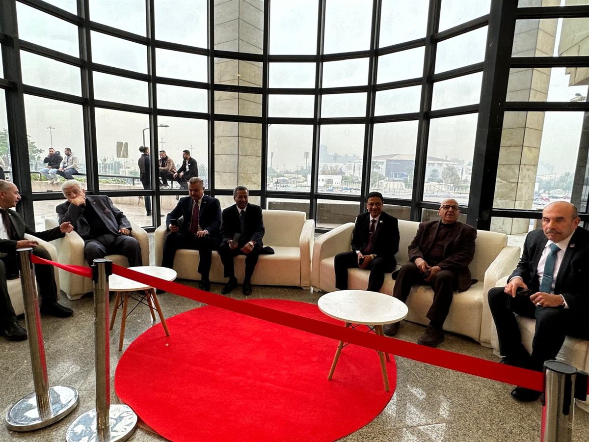 محمد المهندس يفتتح معرض 