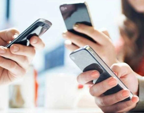 قرار إلغاء إعفاء الهواتف من الجمارك، فيتو