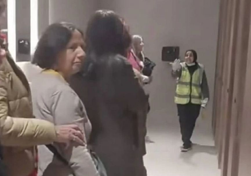 منى عبدالرازق، فيتو