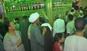 مصريون في الكويت | مولد سيدى عبد الرحيم القناوى.. التحطيب والمرماح ورقص الخيل على الطبول وحلقات الذكر أشهر طقوس الليلة الختامية