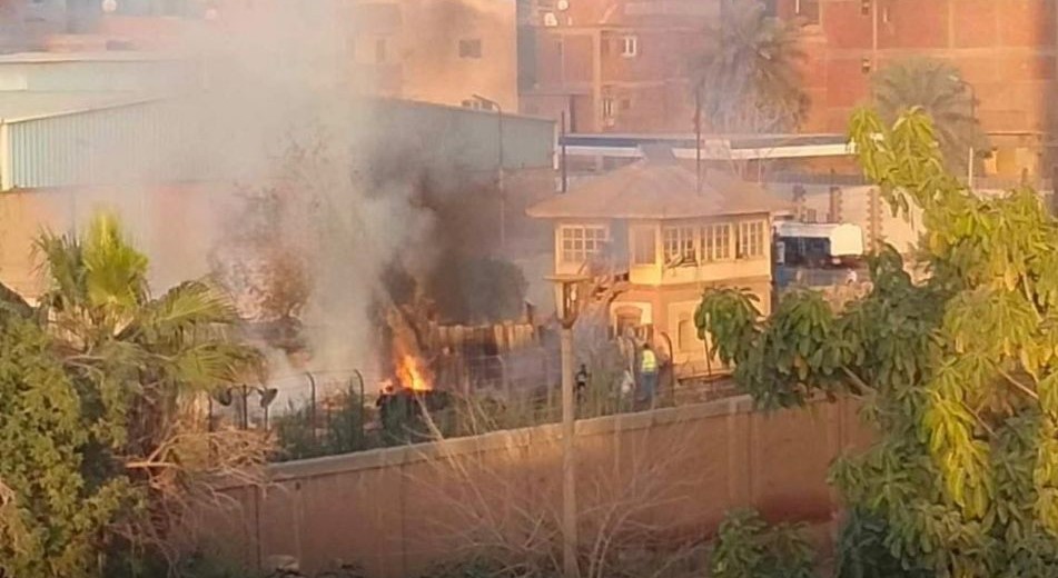 إخماد حريق مخلفات بمحيط محطة قطار المحلة