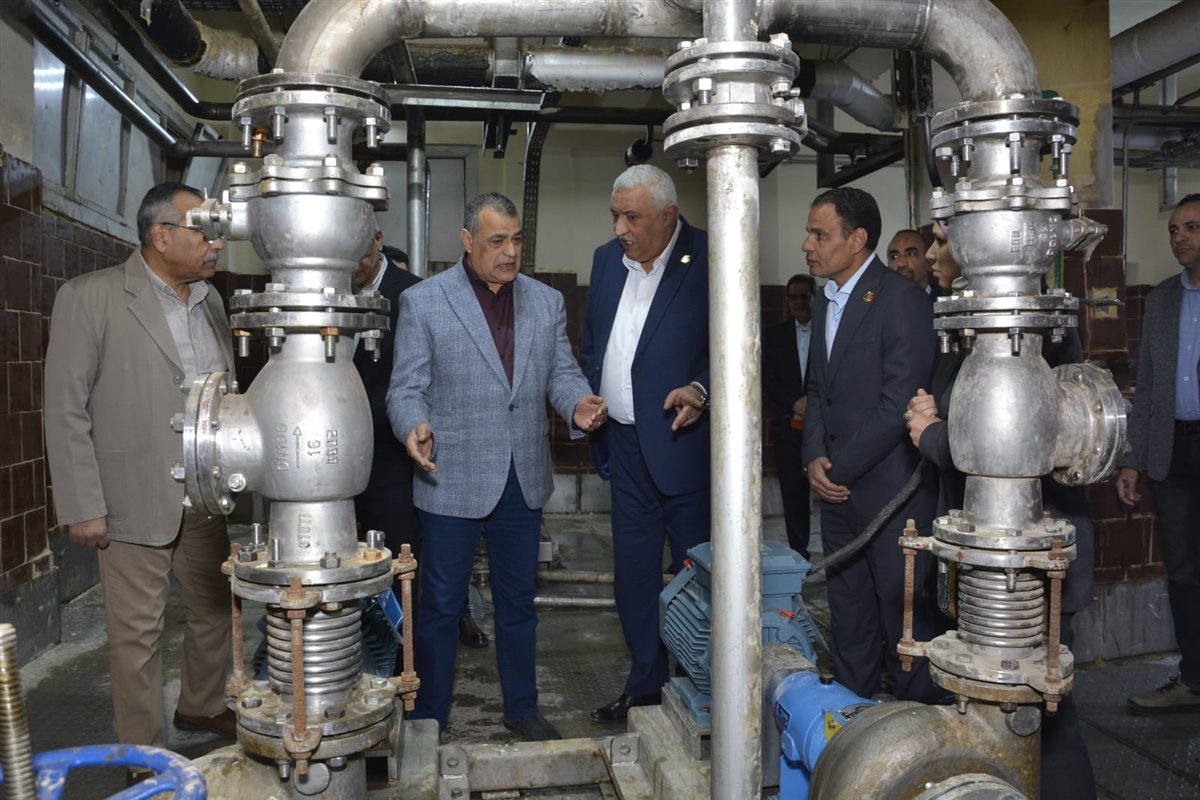 وزير الإنتاج الحربي يتفقد شركة أبو زعبل