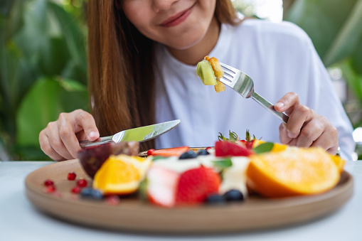 الفواكه لتوازن هرموناتك