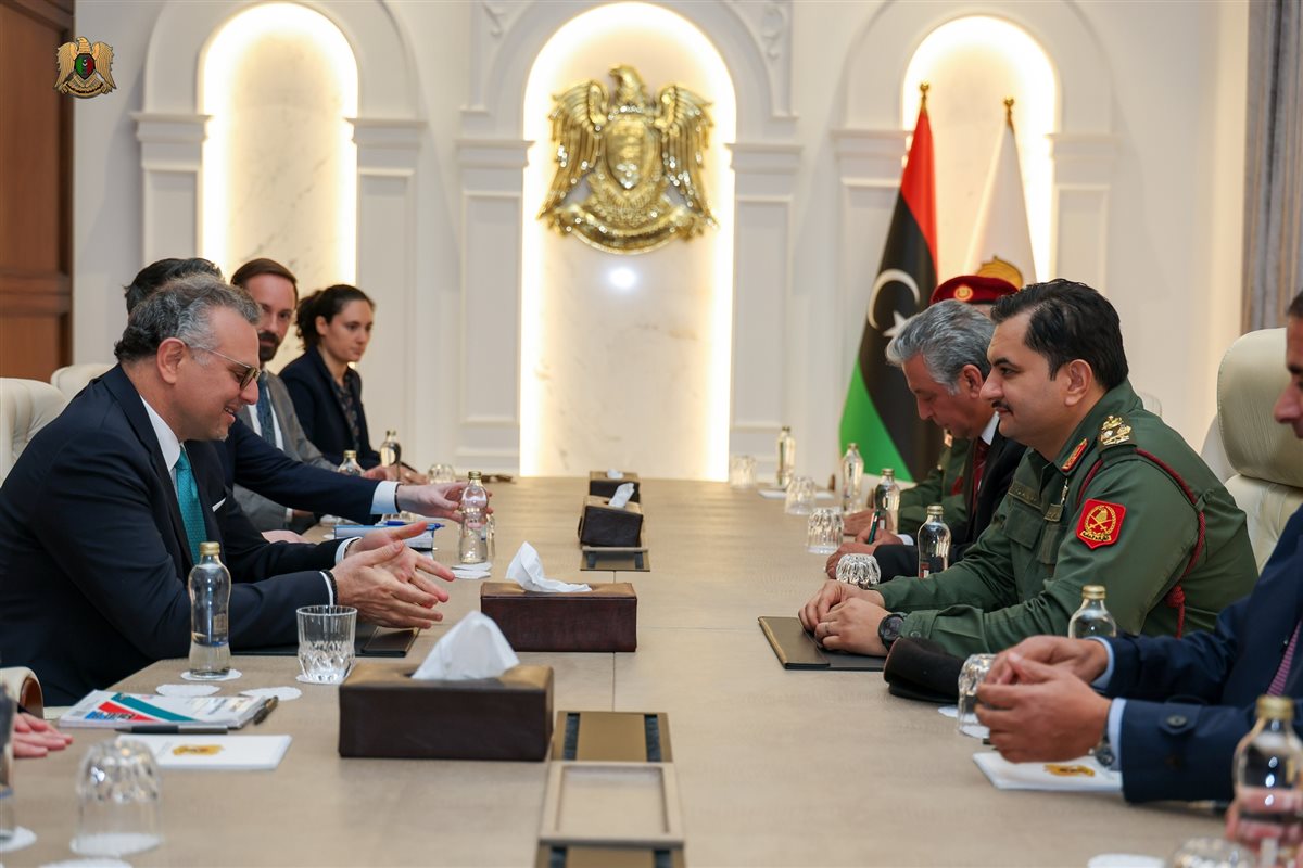 صدام حفتر مع الوفد الأمريكى، فيتو