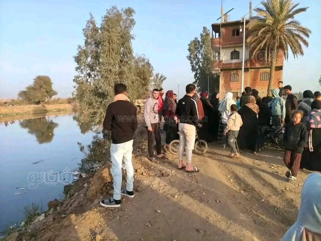 تجمعات الأهالي أمام بحر أبو الاخضر،فيتو