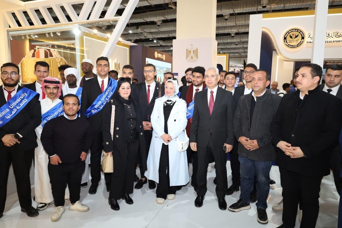 وفد طلابي يزور معرض القاهرة الدولي للكتاب 57