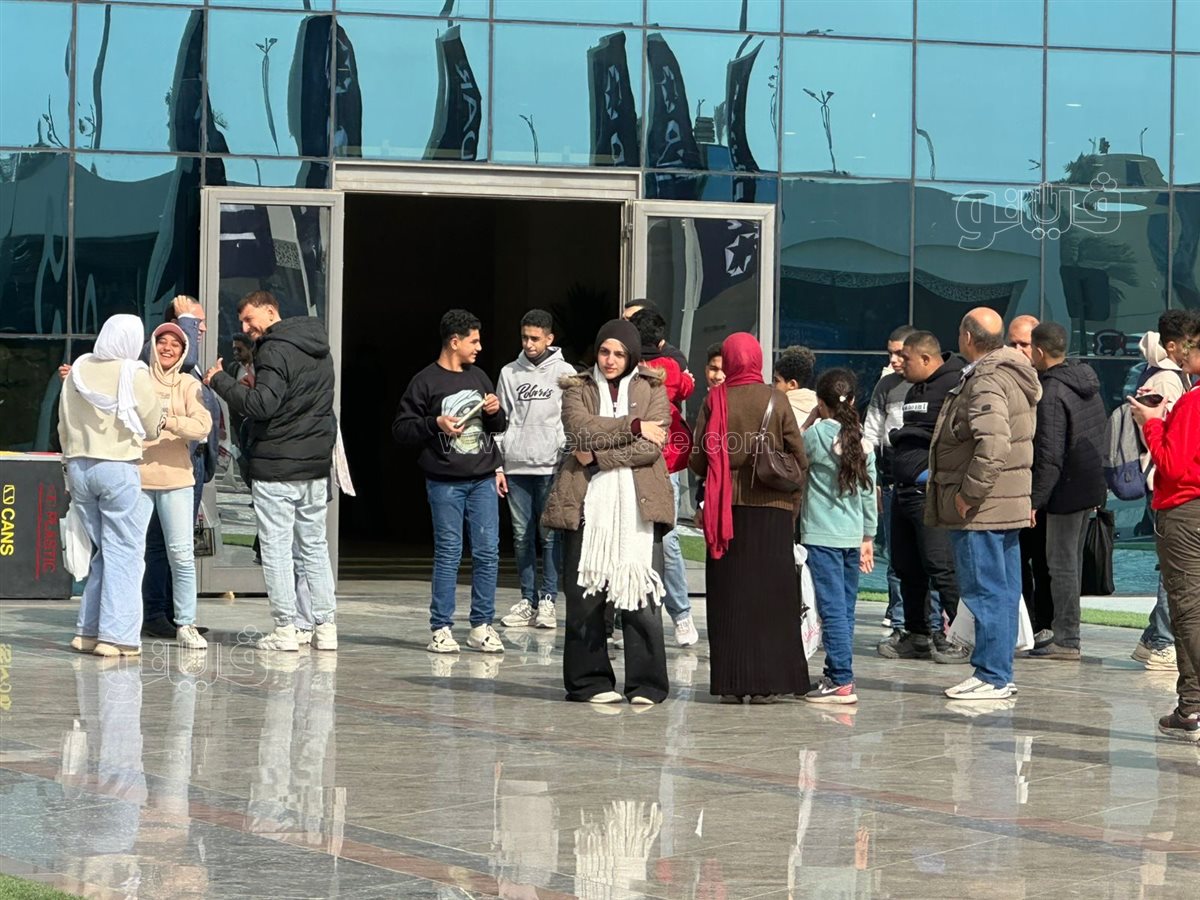 &nbsp;تزايد أعداد جمهور معرض الكتاب في خامس أيامه