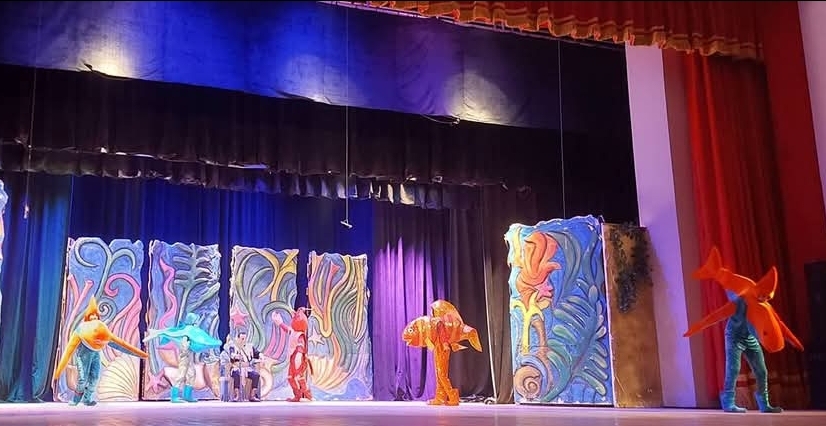 جانب من العرض، فيتو