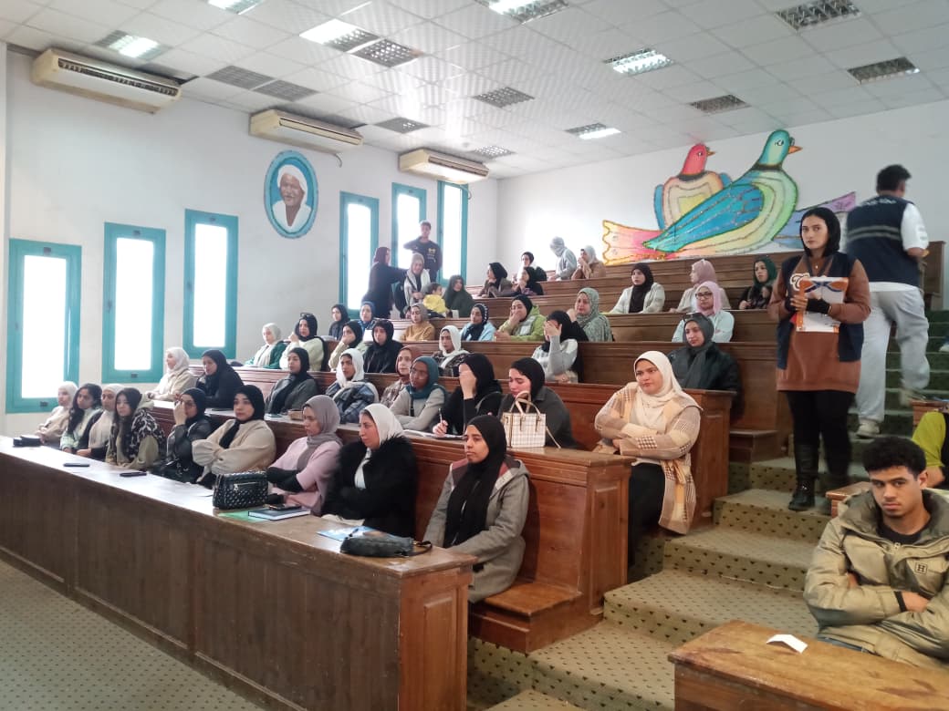 جانب من فاعليات الندوات، فيتو