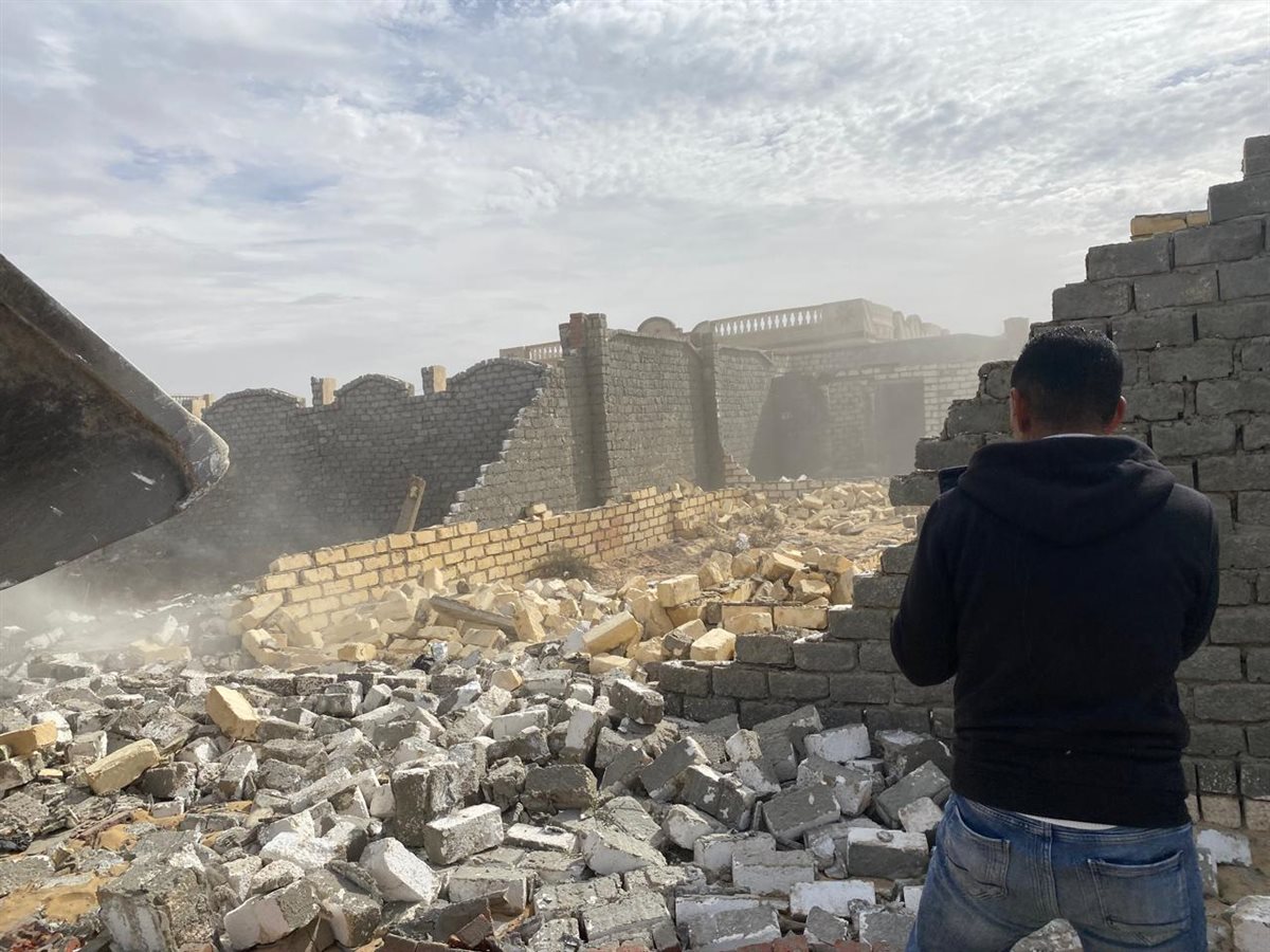 جانب من أعمال الازالة، فيتو