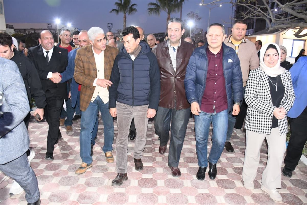 أشرف صبحي ومحافظ دمياط يفتتحان أعمال تطوير ناديي المستقبل ورأس البر
