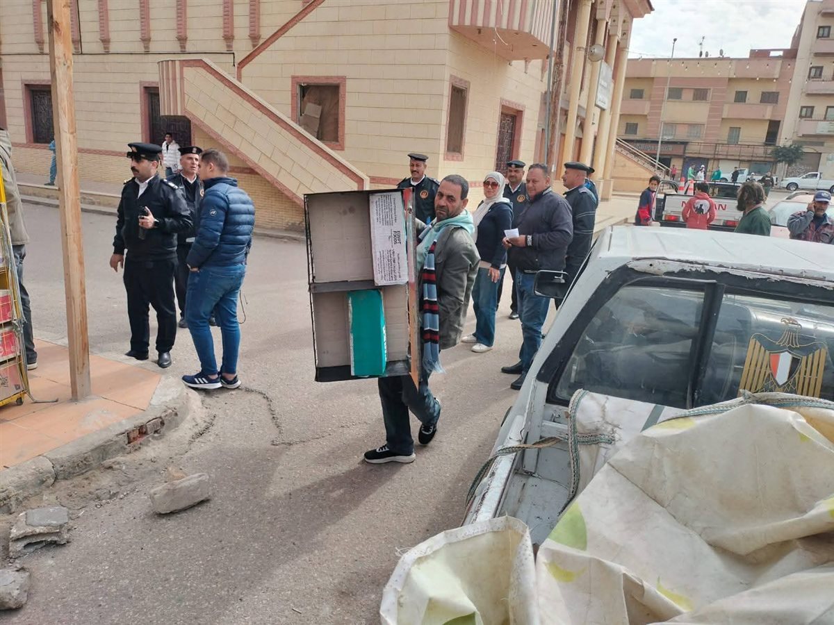 حملة مكبرة لرفع الإشغالات وتطهير شوارع كفر سعد بدمياط&nbsp;