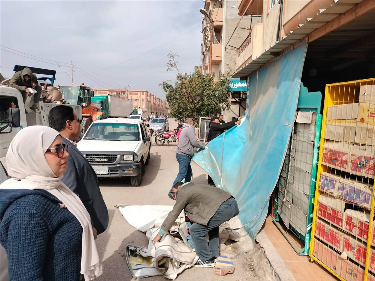 حملة مكبرة لرفع الإشغالات وتطهير شوارع كفر سعد بدمياط&nbsp;