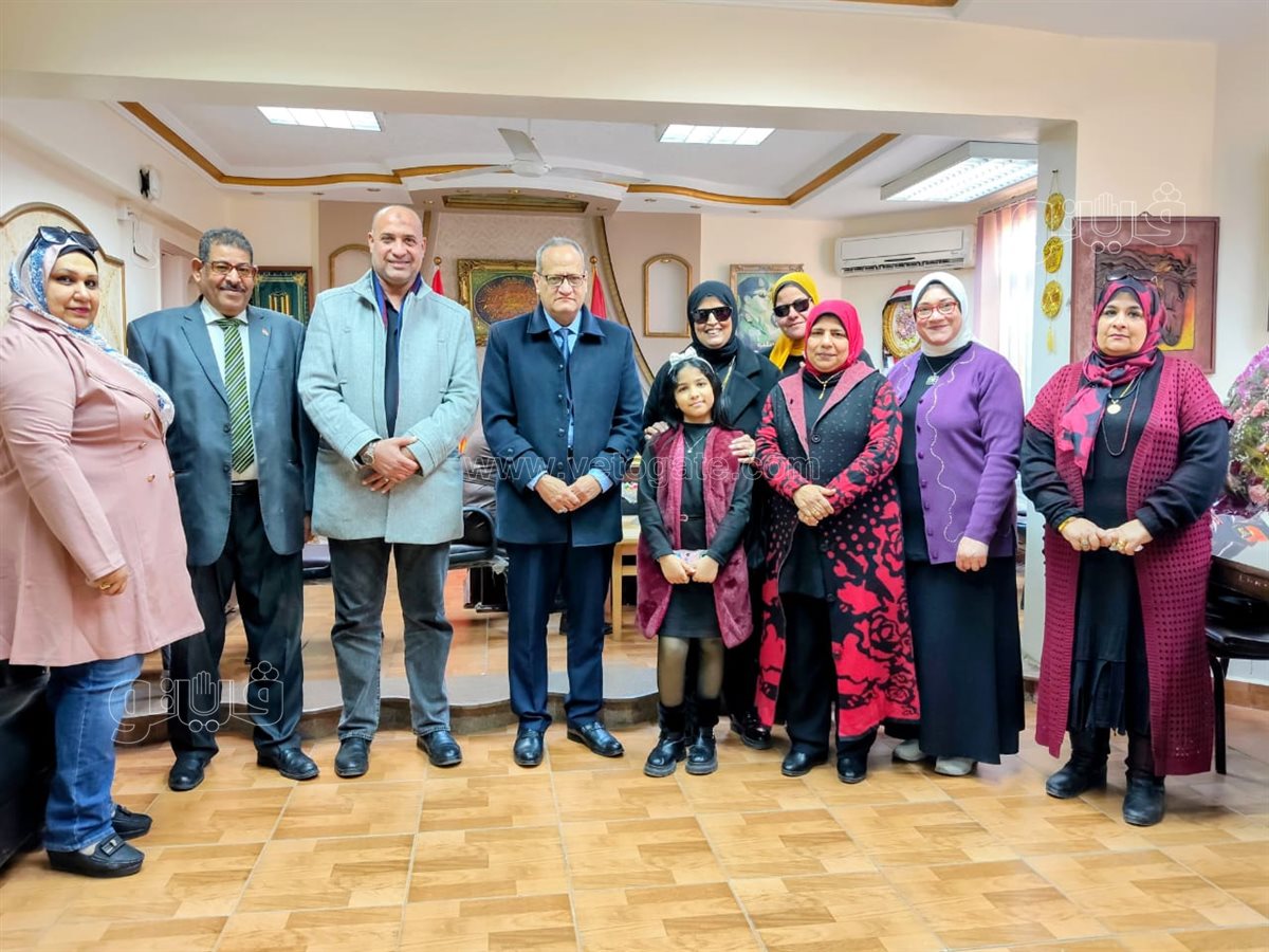 مدير تعليم بورسعيد محمود بدوي يستقبل المهنئين، ڤيتو