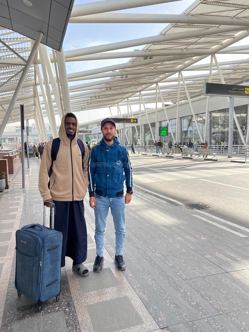 وصول المشاركين إلى مطار القاهرة، ڤيتو