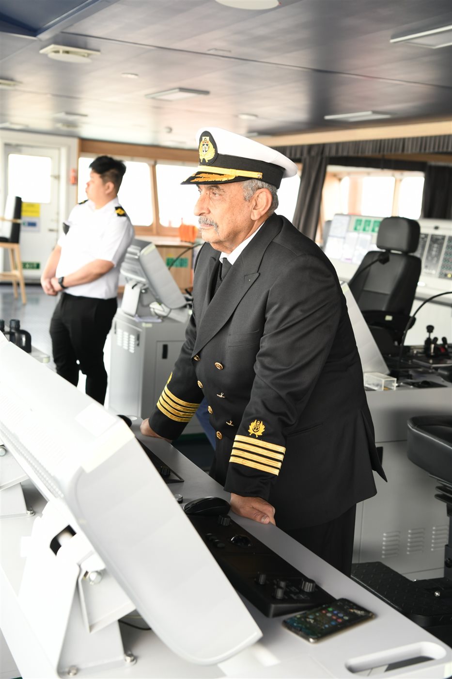 حاملة الحاويات خلال عبورها الأول من القناة، فيتو