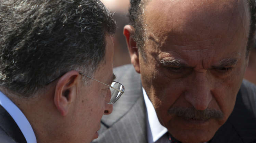 مخاوف عمر سليمان من استخدام الهاتف، فيتو