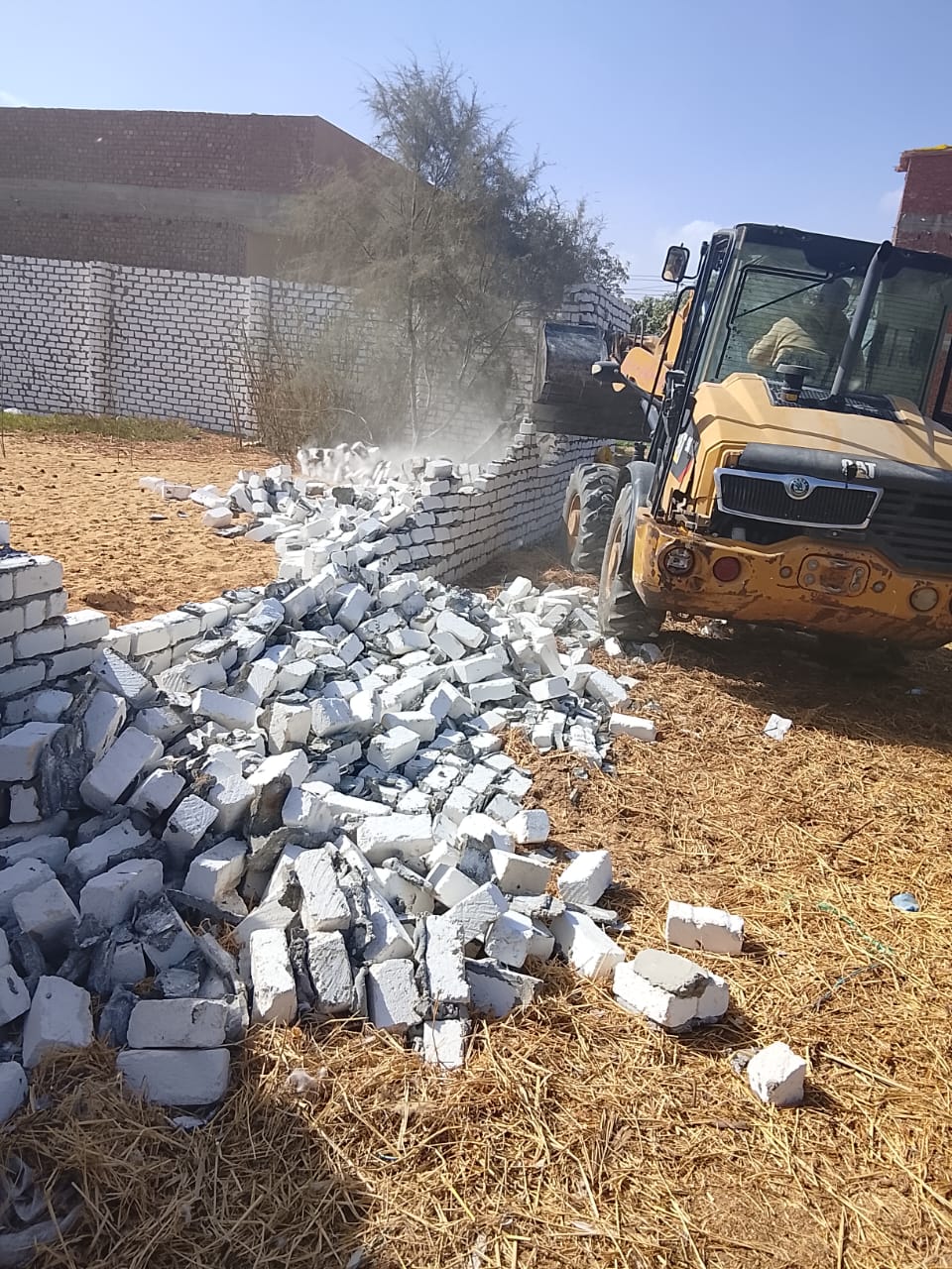 جانب من أعمال الازالة،فيتو